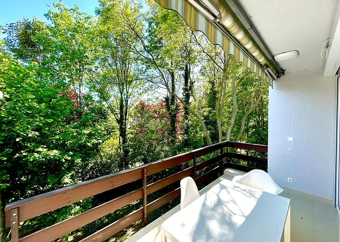 아파트 Mrm 티하니